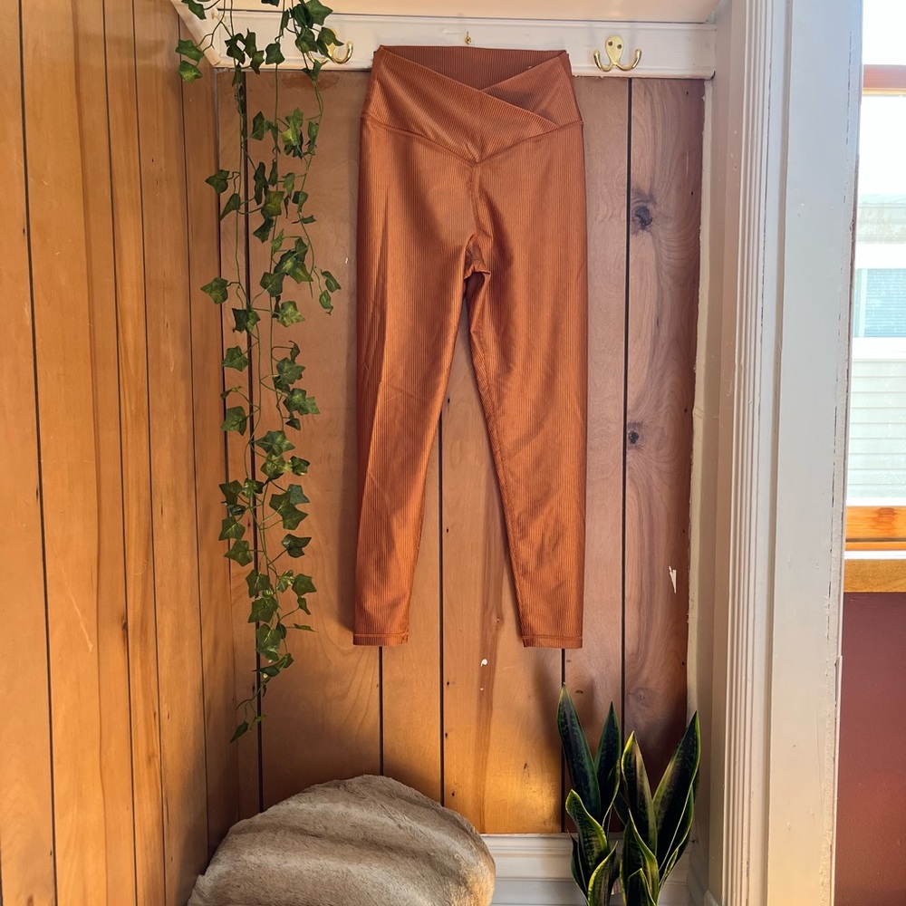 🏋️‍♀️ leggings bio: I’ll make your butt look good if we go get this bread 😎